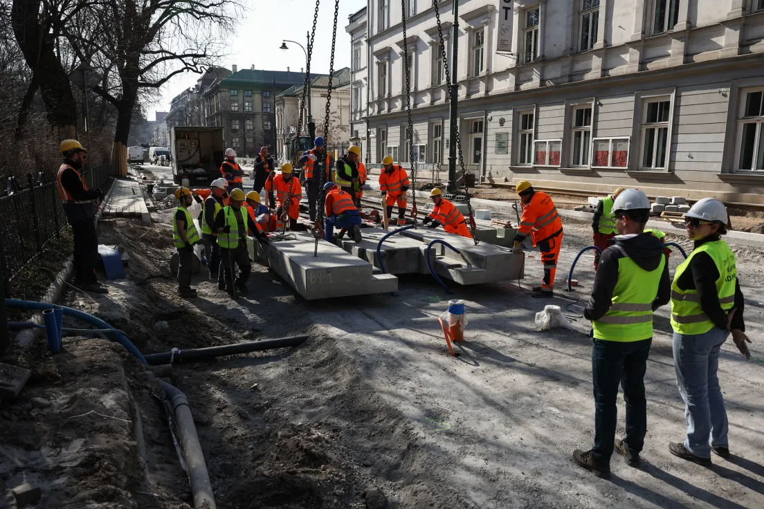 Montaż płyt tramwajowych przy ul. Straszewskiego