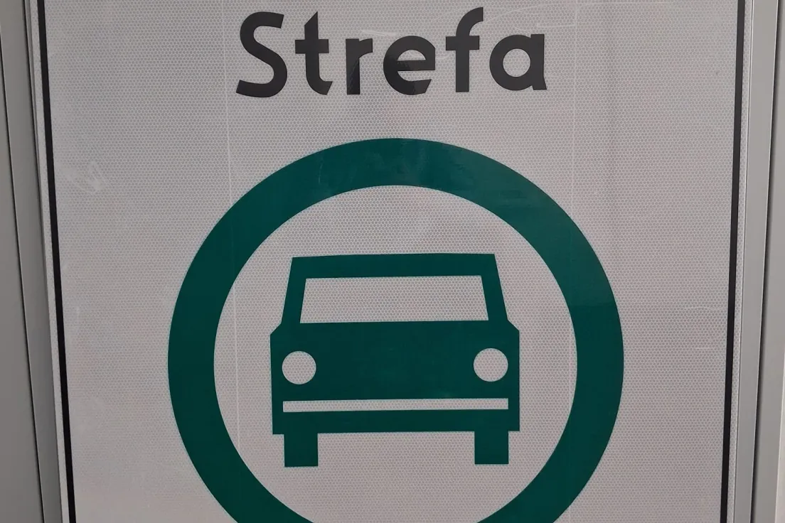 Znak informujący o strefie czystego transportu