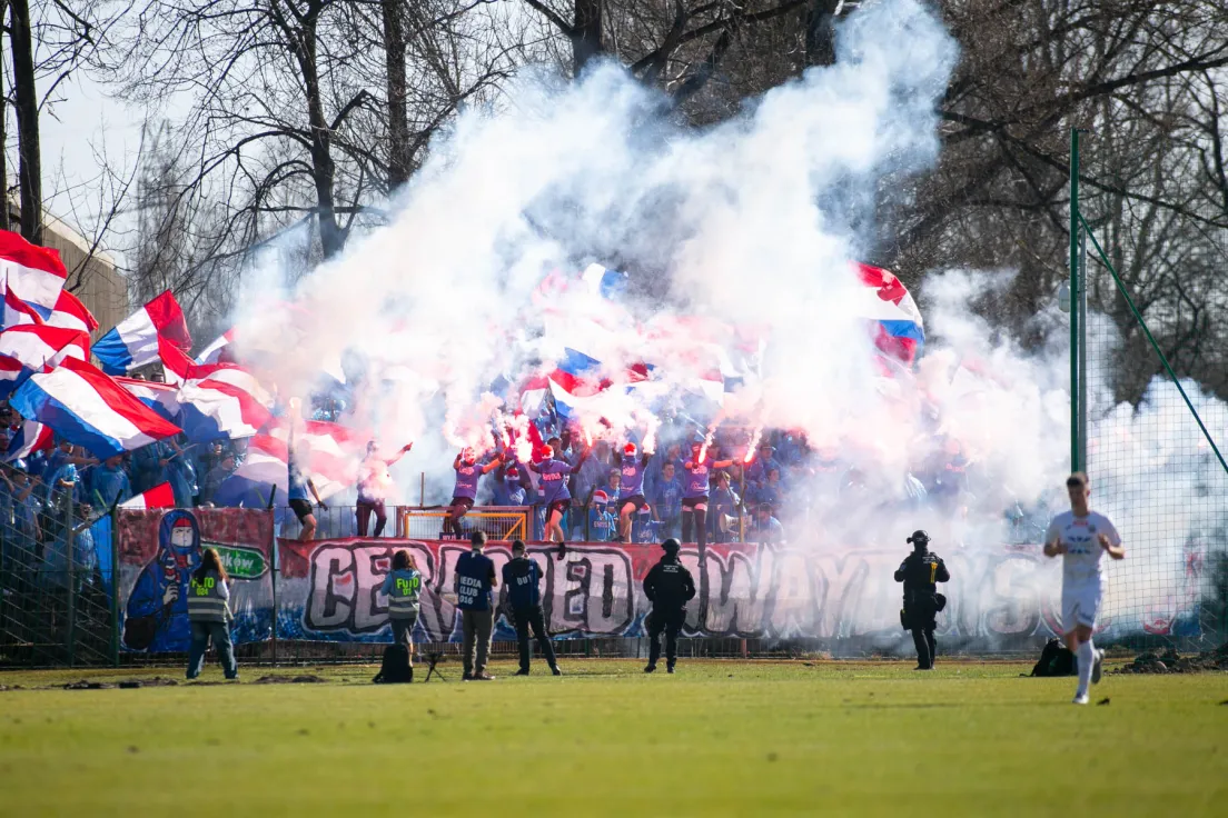 Oprawa kibiców Podbeskidzia w meczu z Hutnikiem