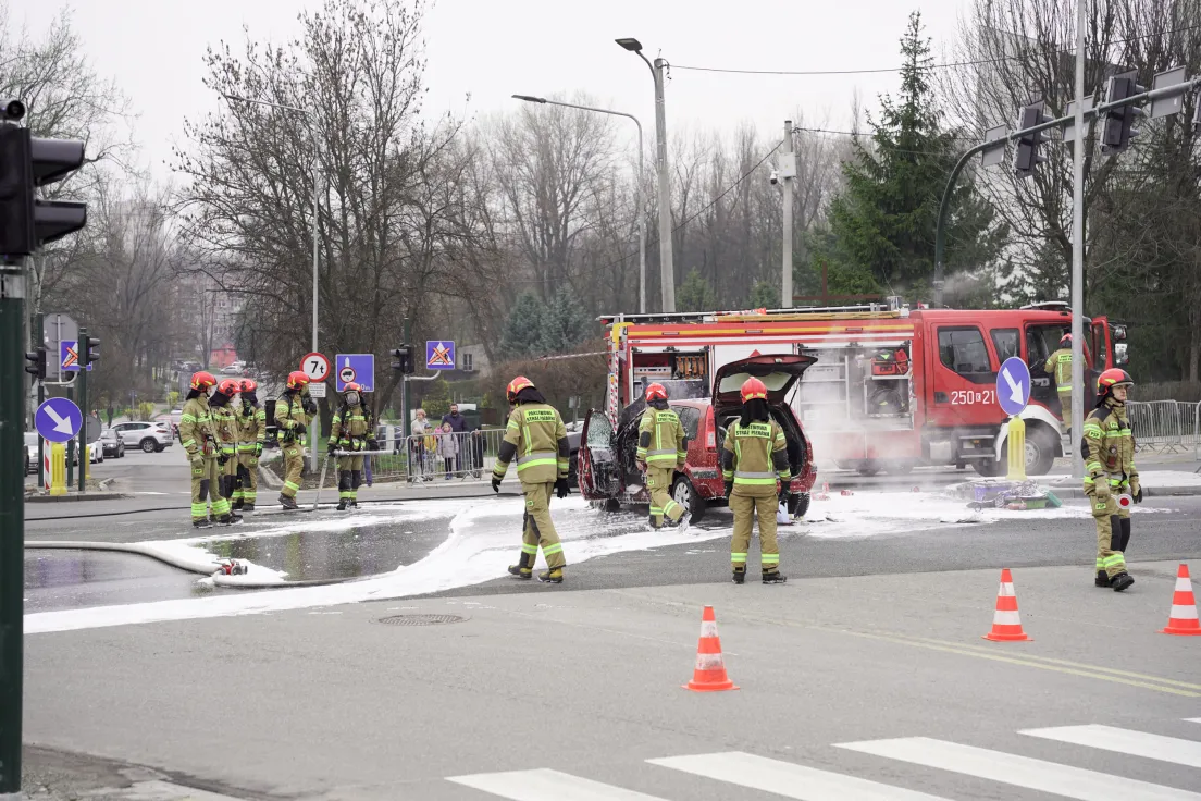 Pożar samochodu osobowego na Wzgórzach Krzesławickich