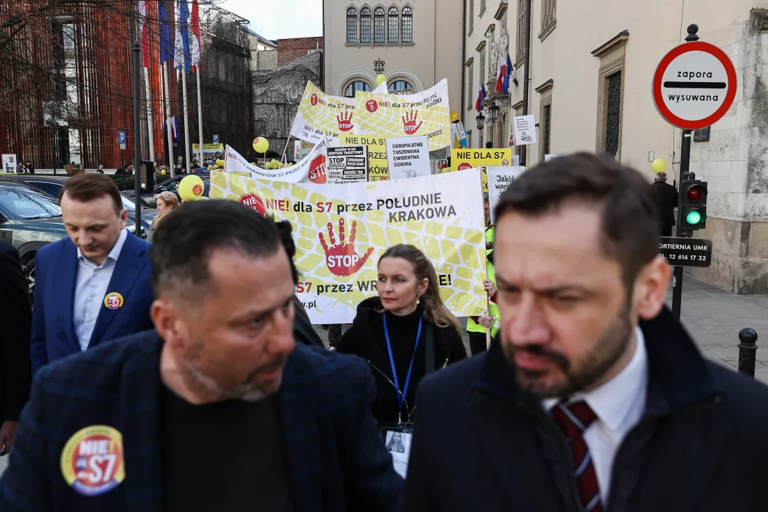 Protest przeciwko budowie trasy S7