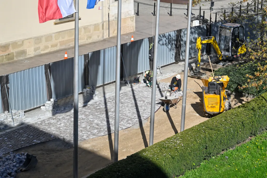 Remont placu przed magistratem
