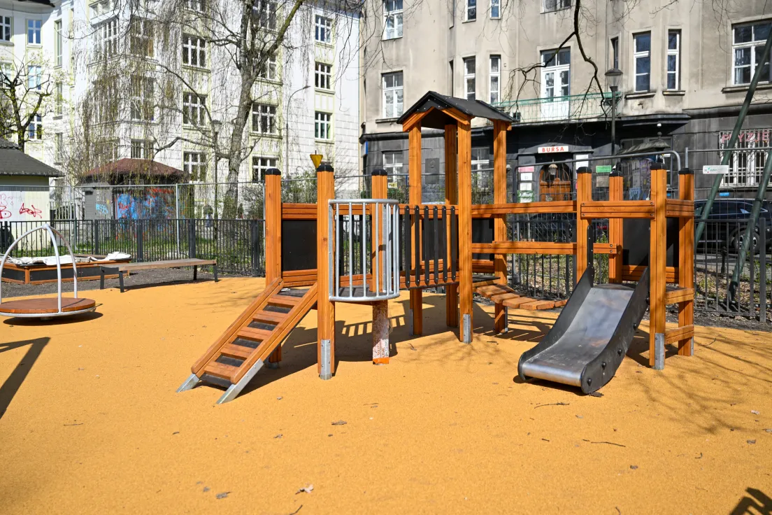 Plac zabaw na pl.Sikorskiego