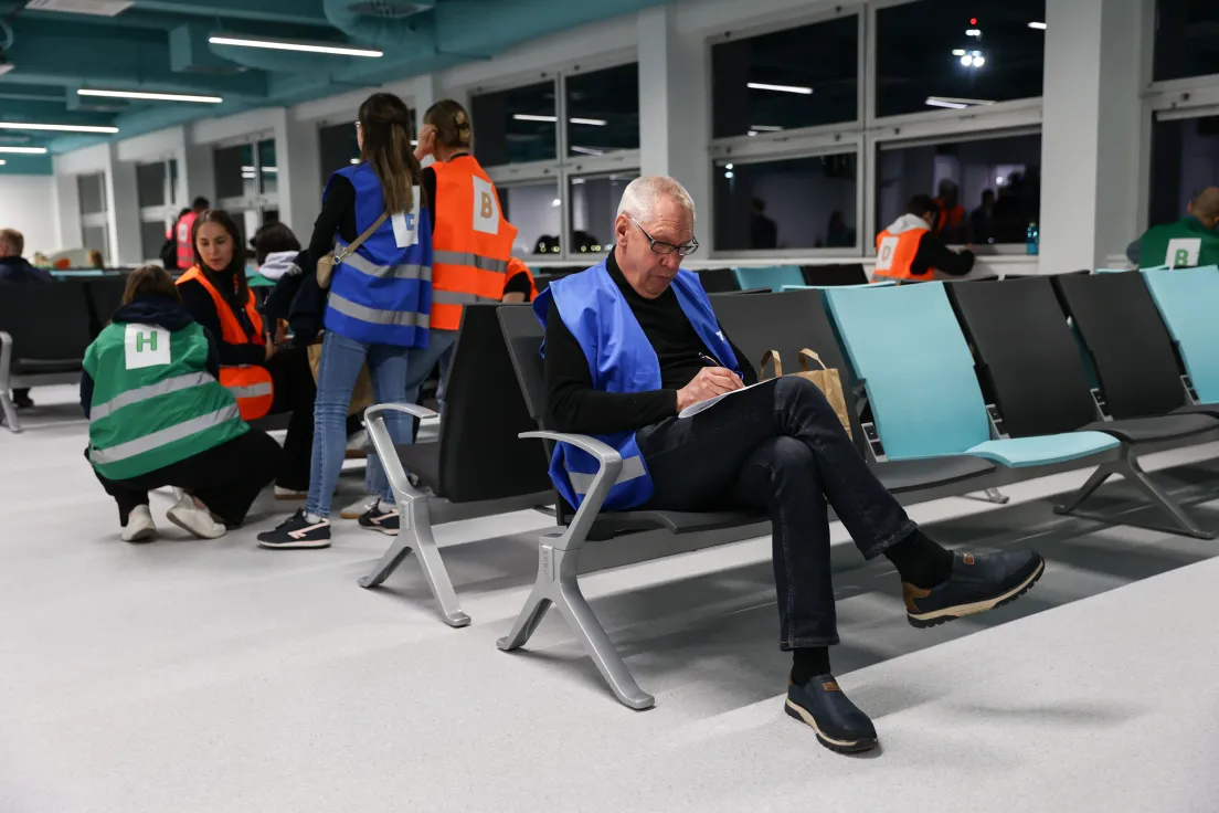 Testy tymczasowej poczekalni przedodlotowej Pre-Boarding Zone w Kraków Airport