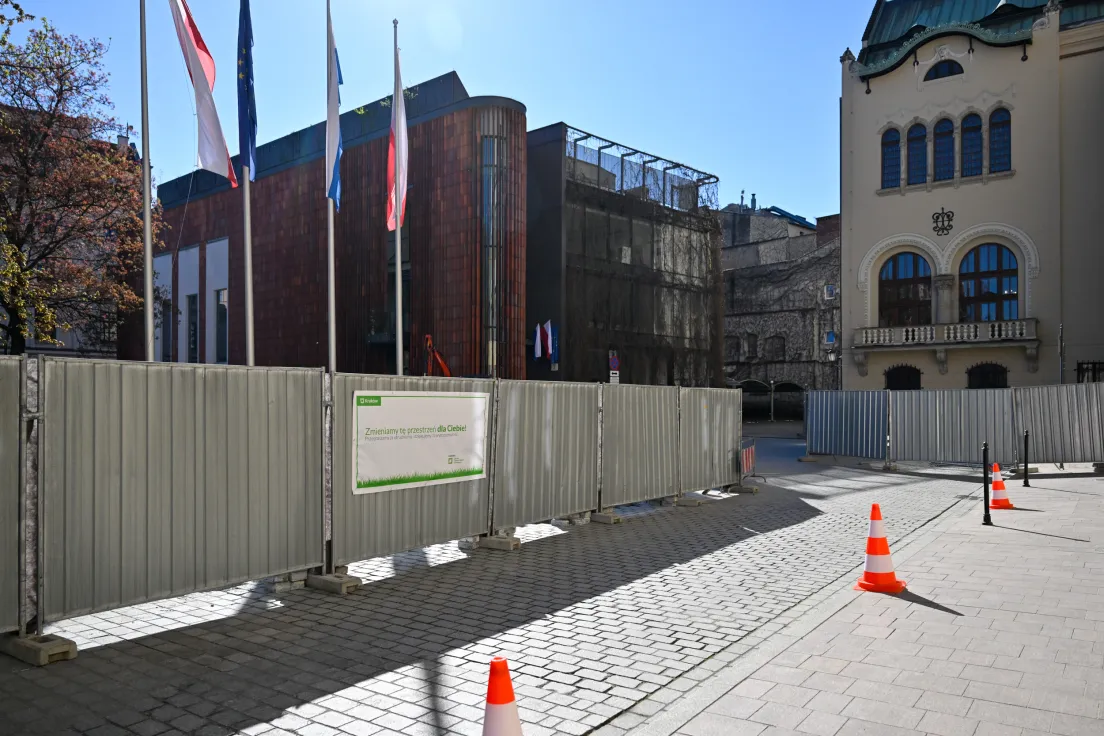 Remont placu przed magistratem