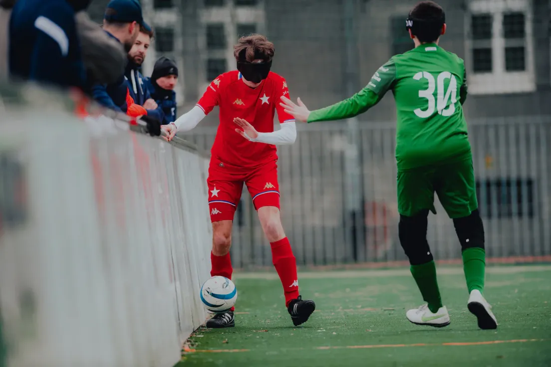 Mecz blind footballu