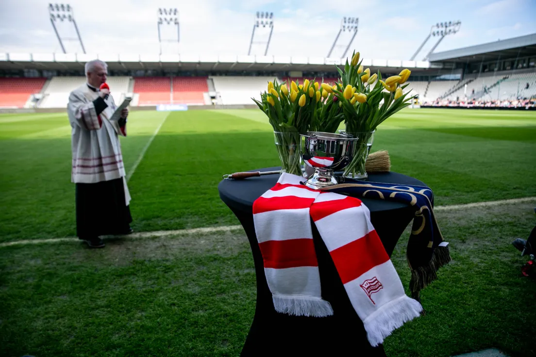 Święcenie pokarmów na stadionie Cracovii