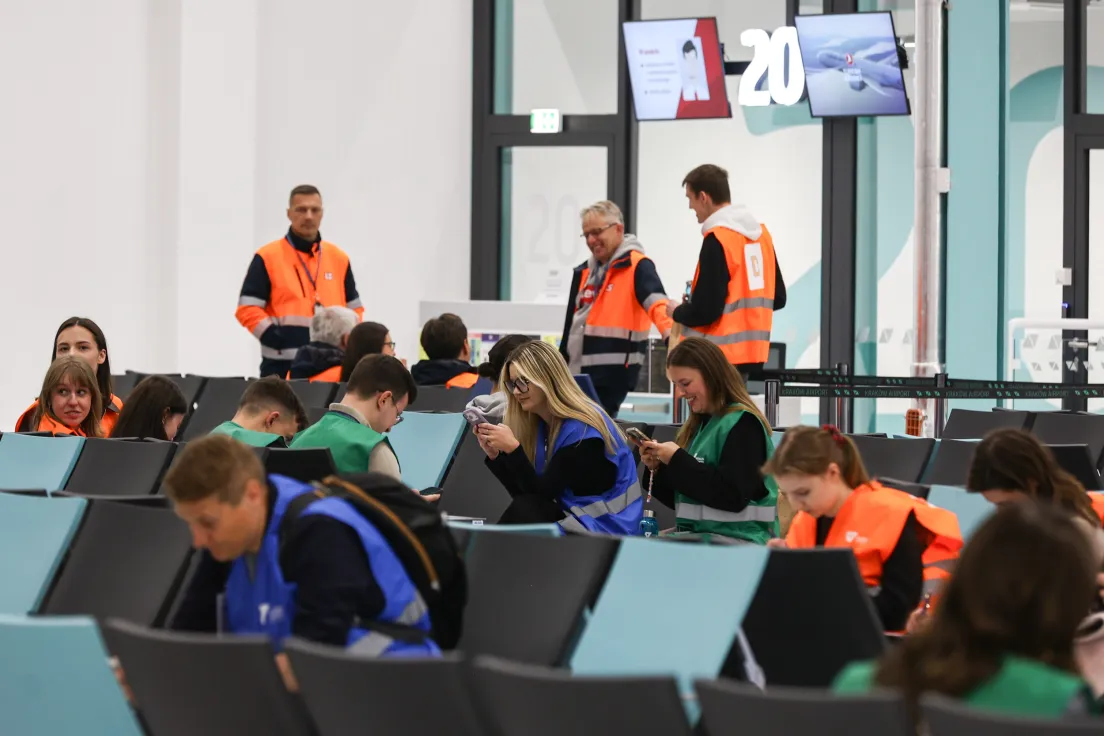 Testy tymczasowej poczekalni przedodlotowej Pre-Boarding Zone w Kraków Airport