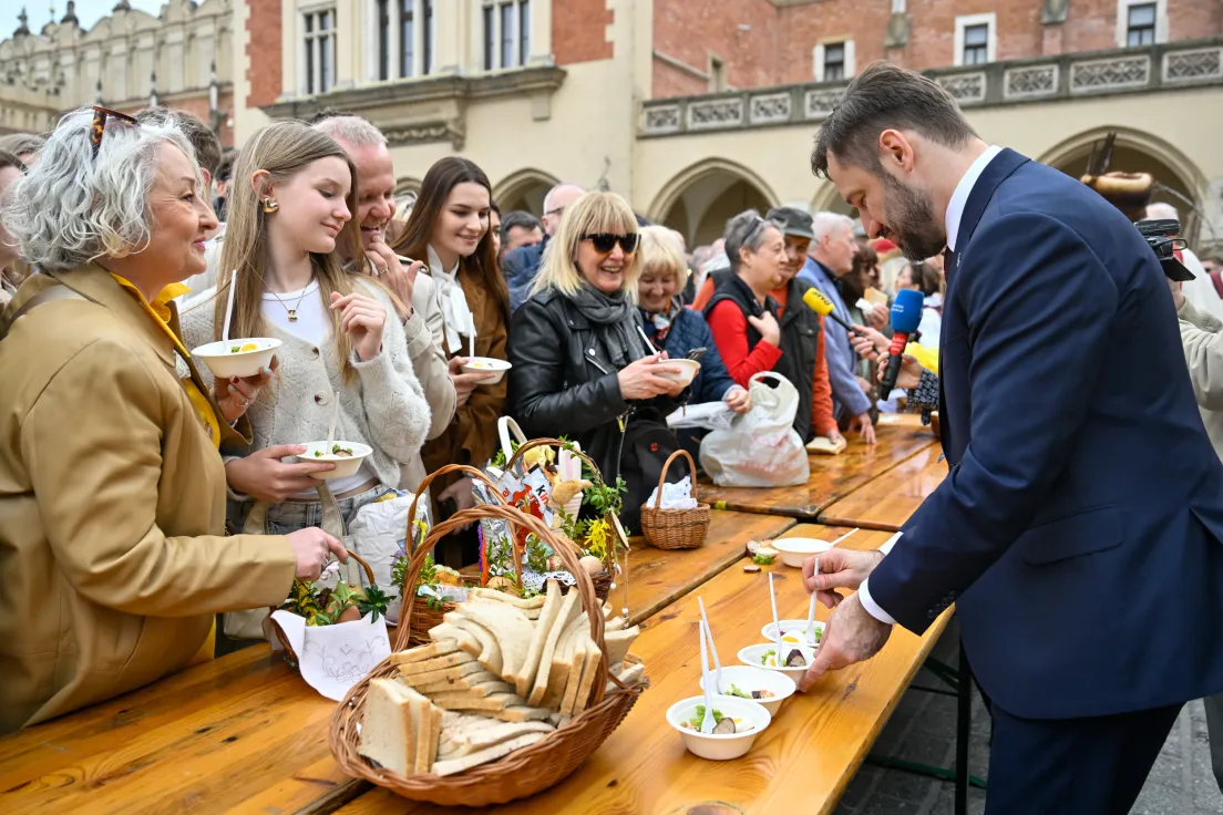 Święcenie pokarmów w Święta Wielkanocne na Rynku Głównym