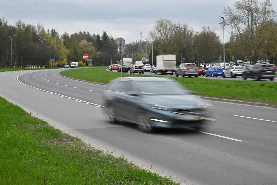 ul. Stella-Sawickiego na wysokości osiedla Avia