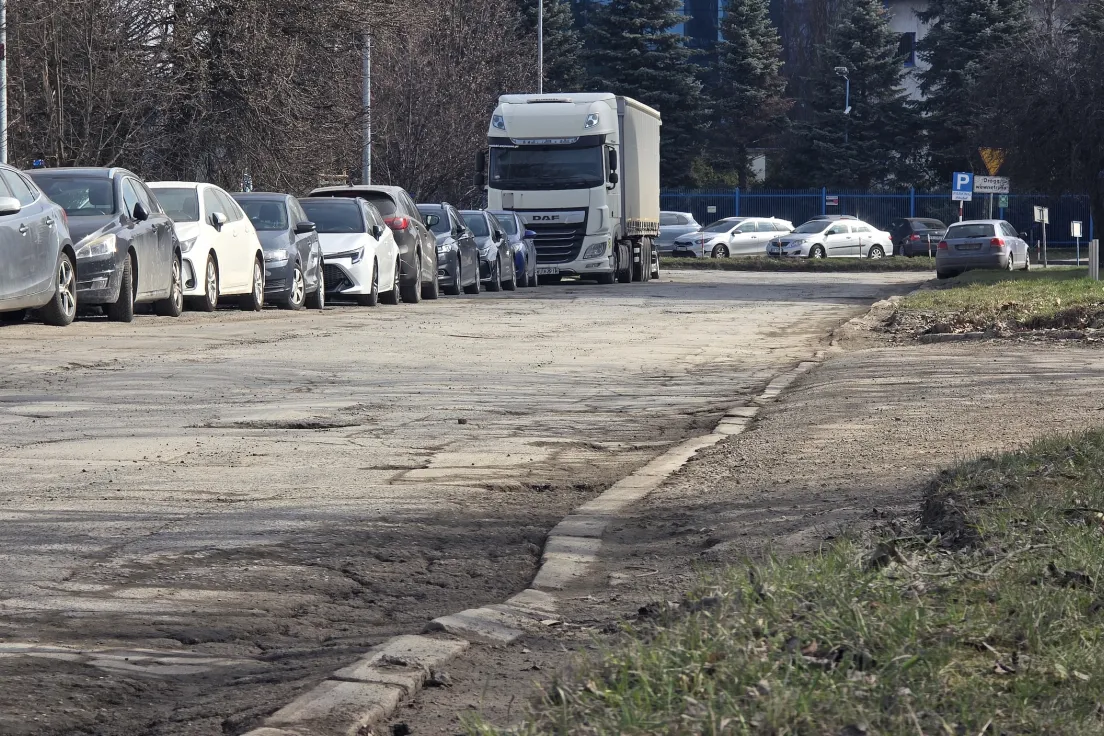 Skrzyżowanie ulic Obrońców Modlina i Brandla