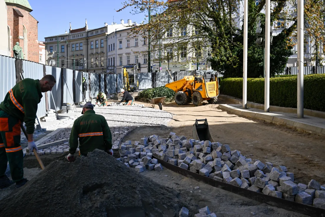 Remont placu przed magistratem