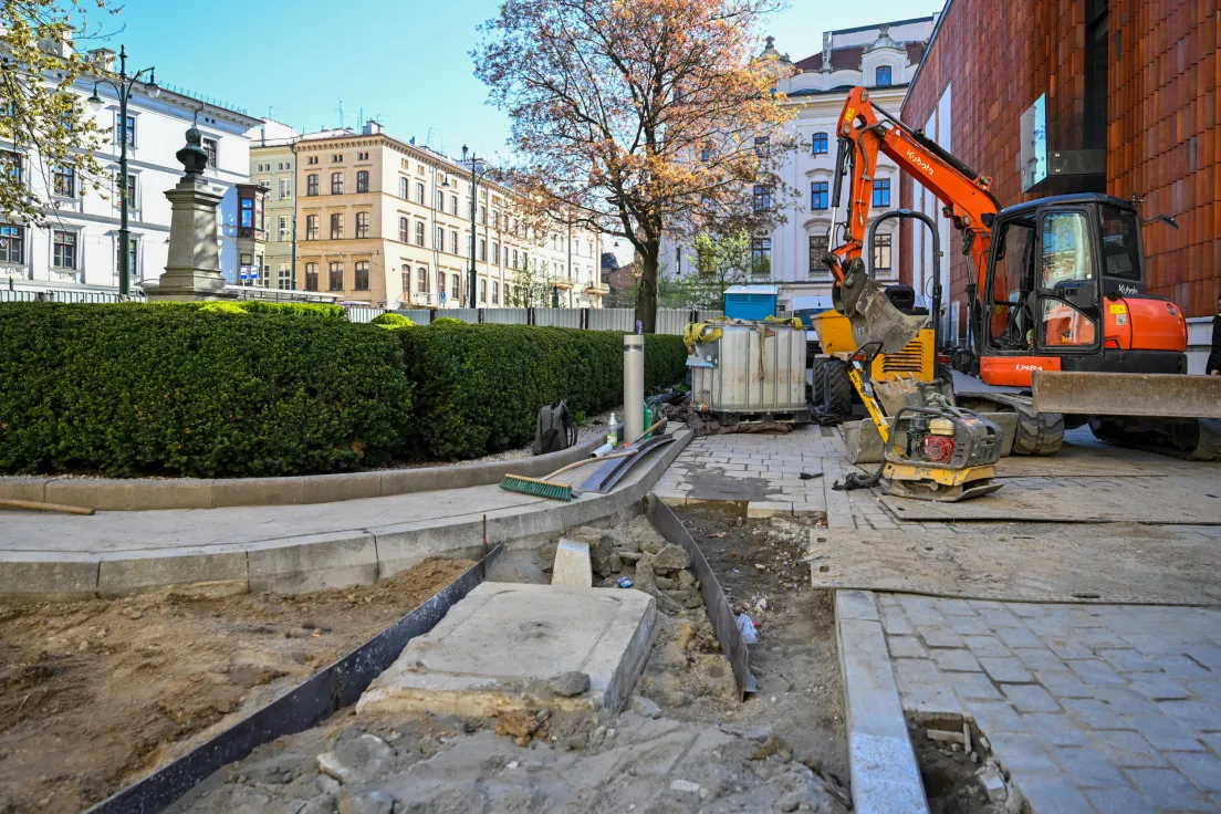 Remont placu przed magistratem