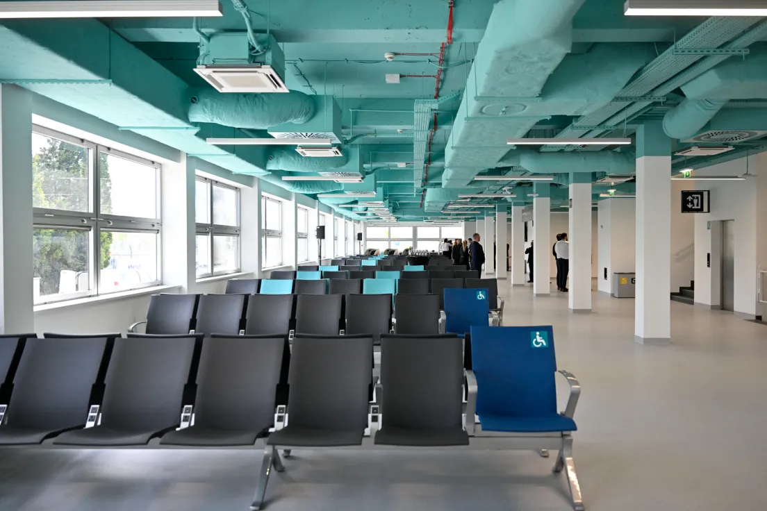 Otwarcie nowego tymczasowego terminalu dla oczekujących w Kraków Airport Balice