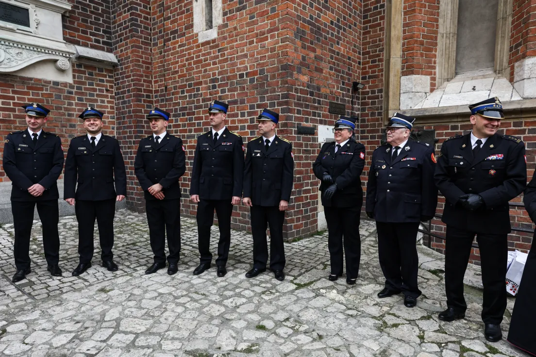 Przekazanie nowych trąbek dla krakowskich hejnalistów