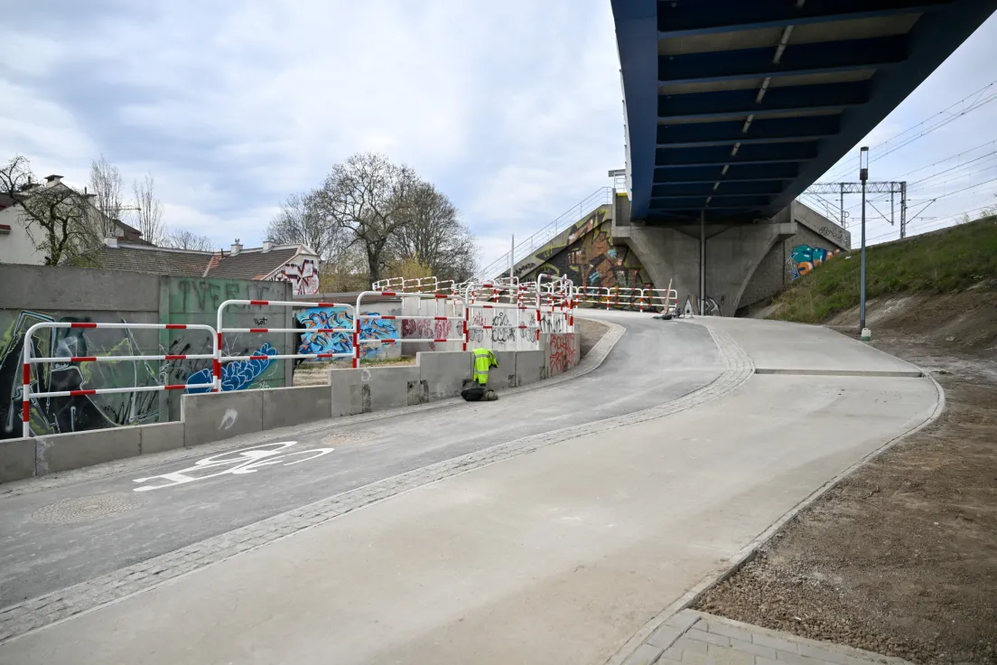 Przejazdy rowerowe na trzecim etapie budowy Parku Kolejowego