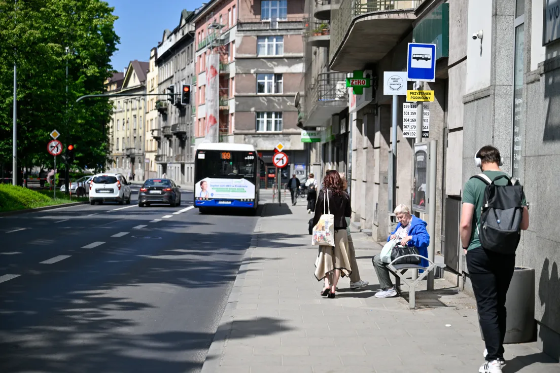 Przystanek autobusowy Nowy Kleparz na alejach