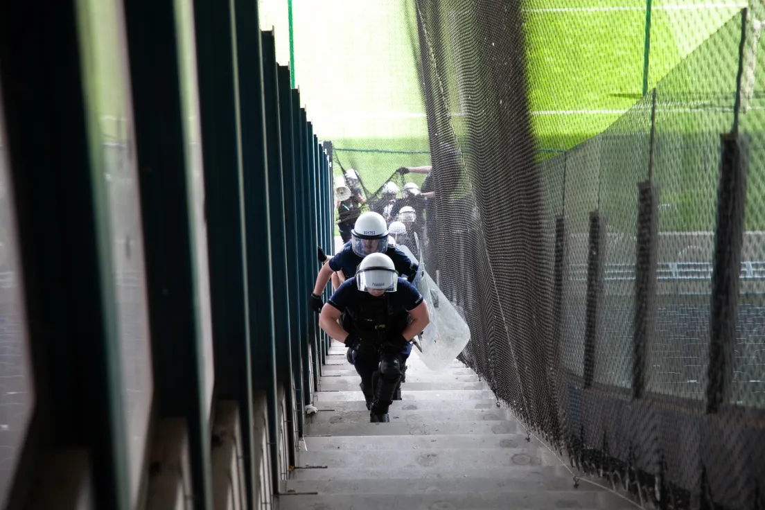 Policja na stadionie miejskim w Krakowie