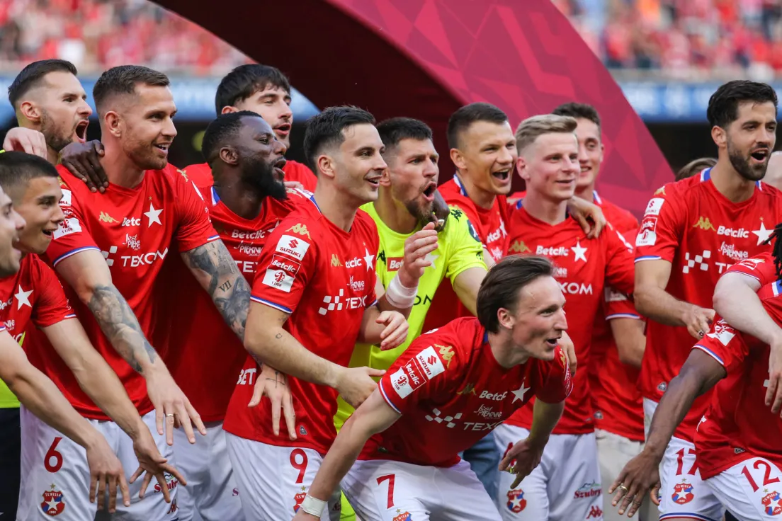 Celebracja Wisły Kraków po zwycięstwie w I lidze