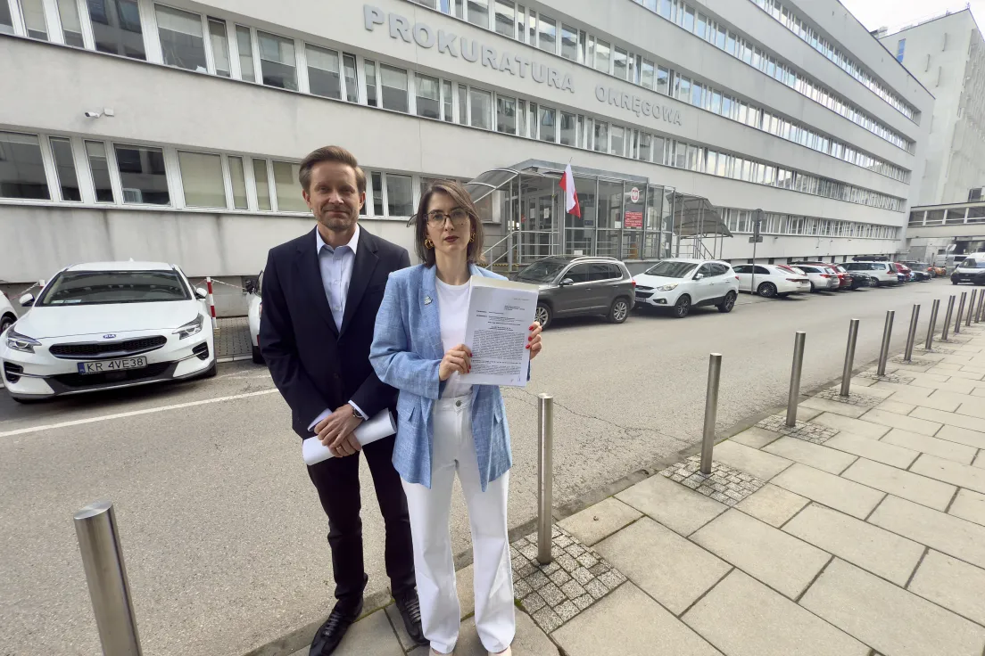 Konferencja prasowa radnych Krakowa dla Mieszkańców: Elizy Dydyńskiej-Czesak oraz Michała Starobrata