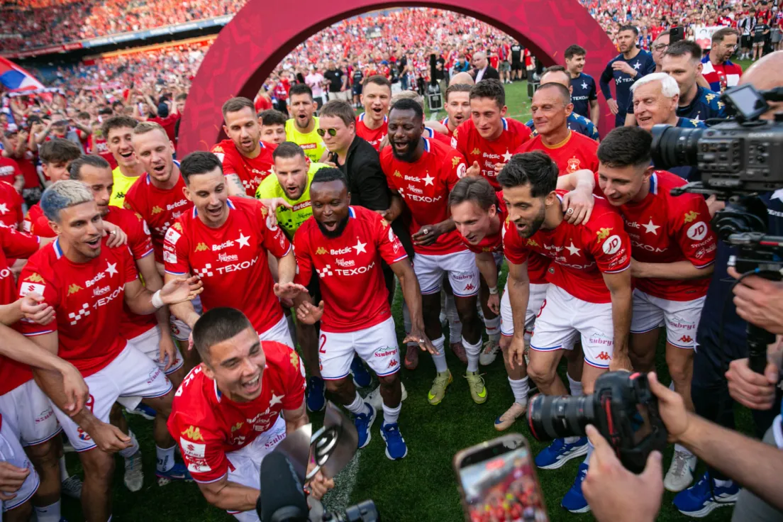 Celebracja Wisły Kraków po zwycięstwie w I lidze