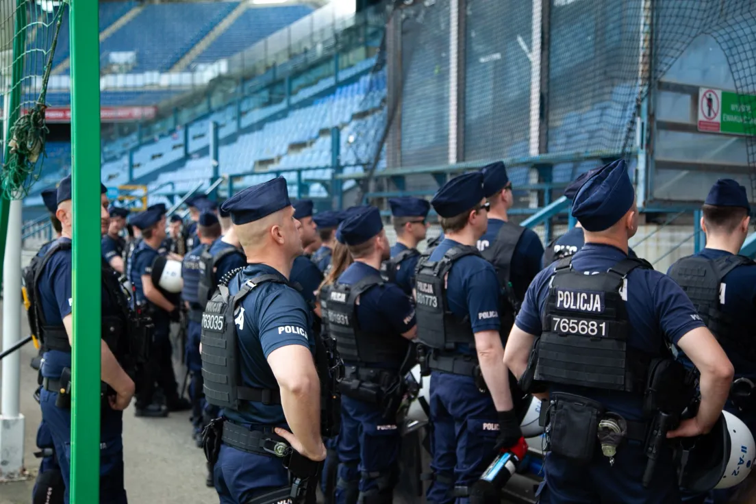 Policja na stadionie miejskim w Krakowie