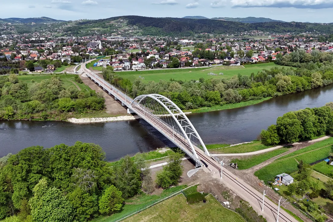 Nowy most kolejowy nad Dunajcem w Nowym Sączu
