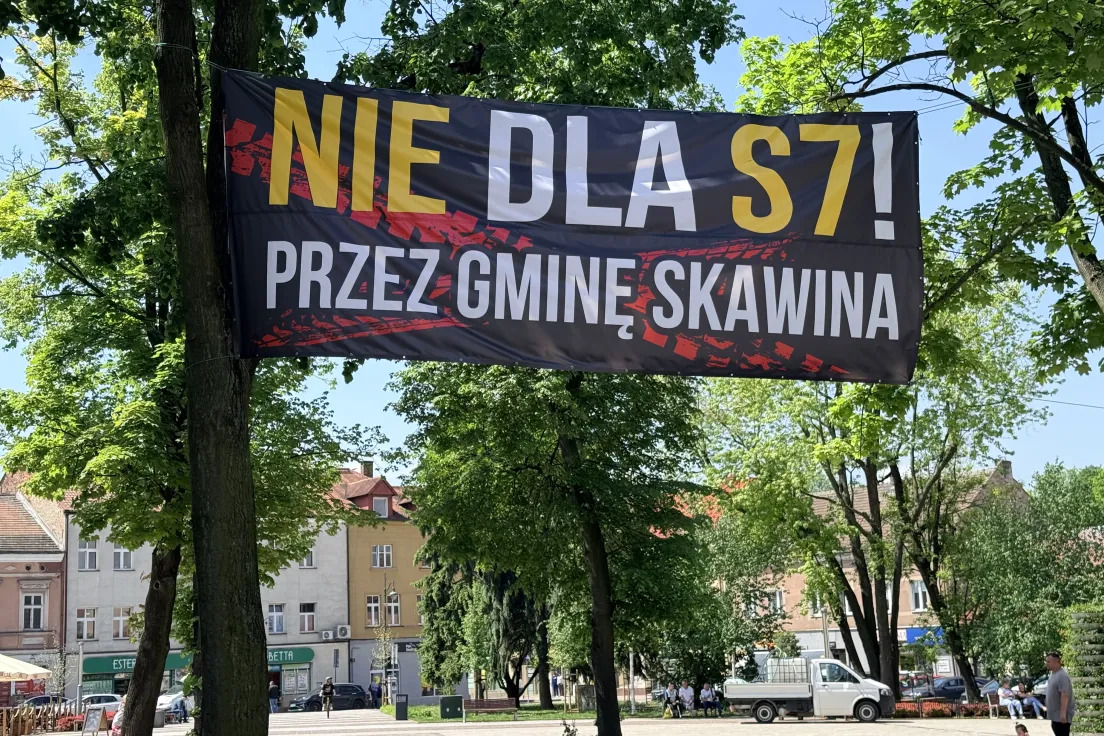 Baner przeciwko S7 w Skawinie