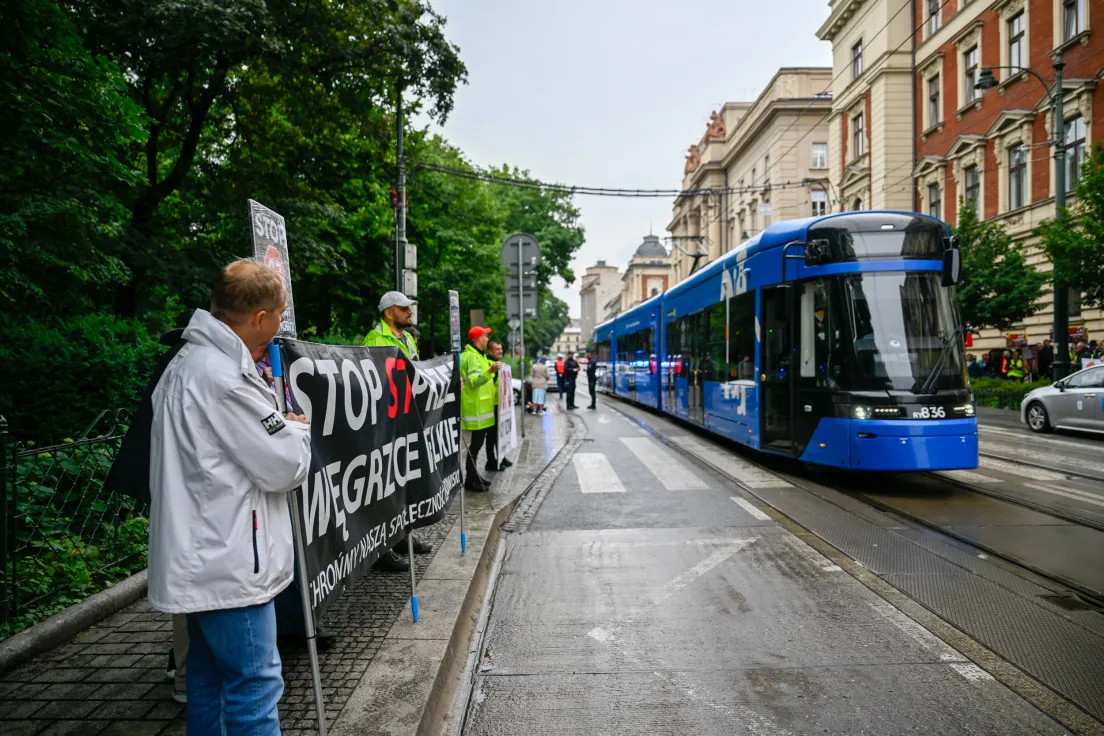 Protest mieszkańców przeciwko planowanej budowie trasy S7