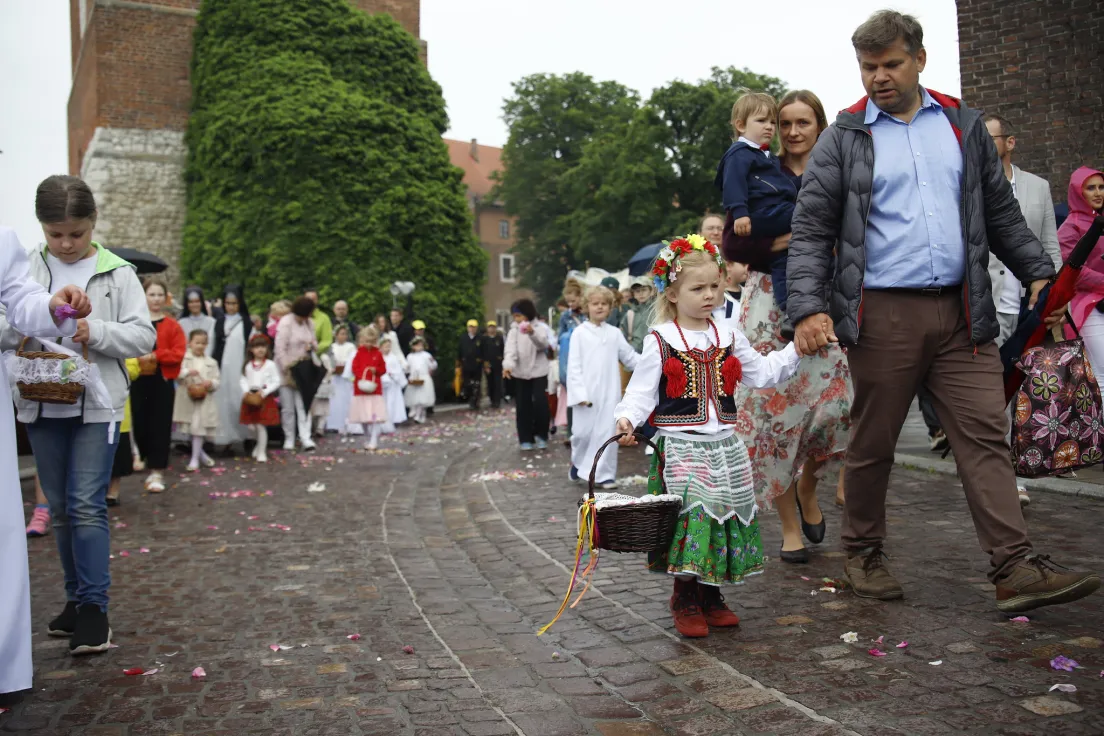 Centralna procesja Bożego Ciała w Krakowie z Wawelu na Rynek Główny