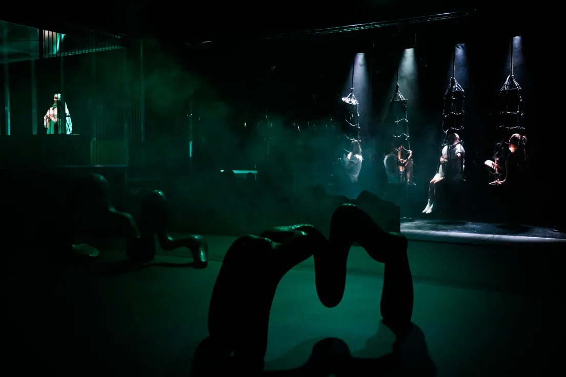 Spektakl „Larwy” w Teatrze Łaźnia Nowa