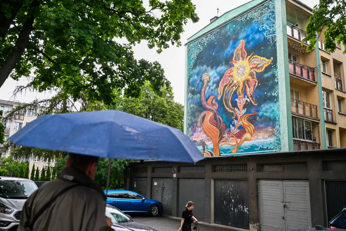 Mural autorstwa Mikołaja Rejsa na bloku przy ul. Siemaszki
