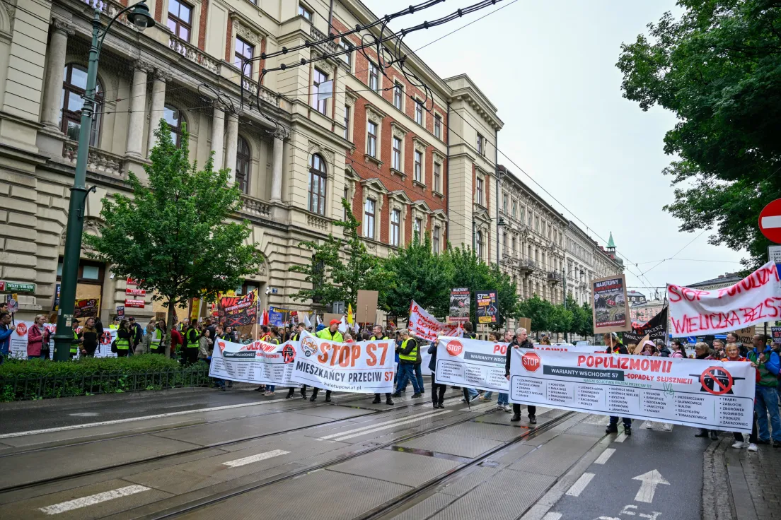 Protest mieszkańców przeciwko planowanej budowie trasy S7