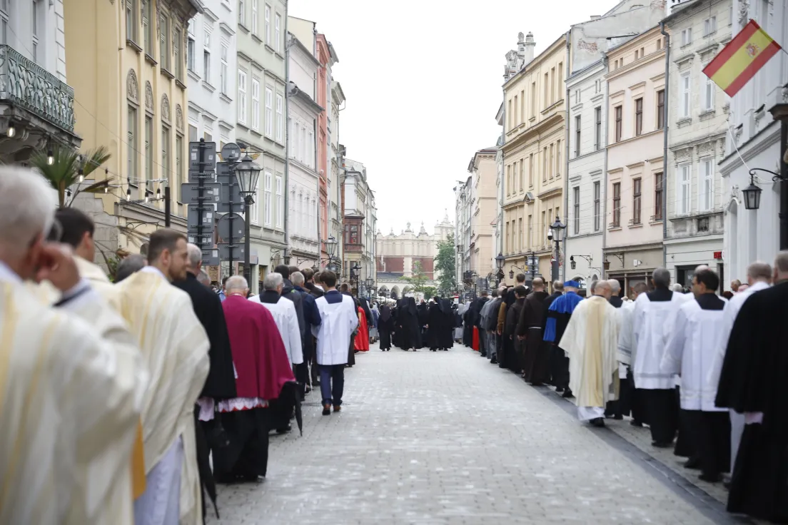 Centralna procesja Bożego Ciała w Krakowie z Wawelu na Rynek Główny