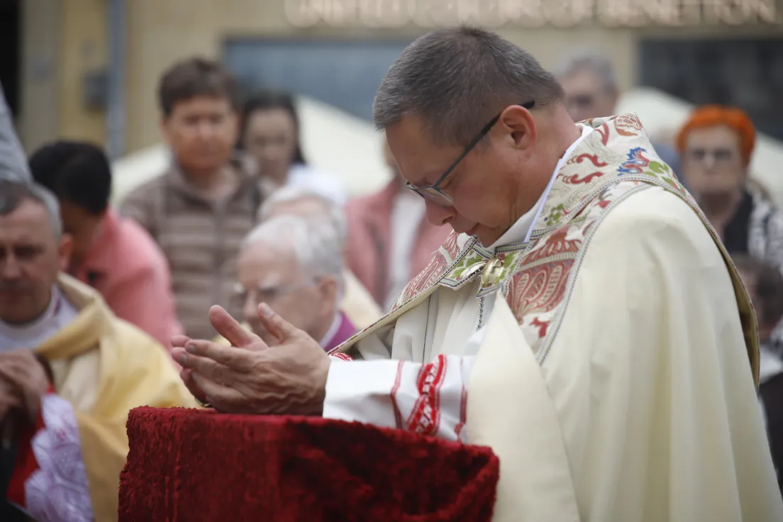 Centralna procesja Bożego Ciała w Krakowie z Wawelu na Rynek Główny