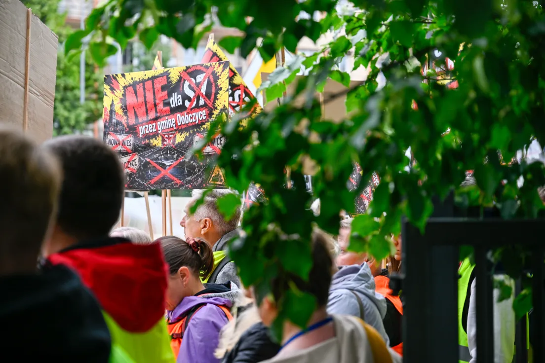 Protest mieszkańców przeciwko planowanej budowie trasy S7