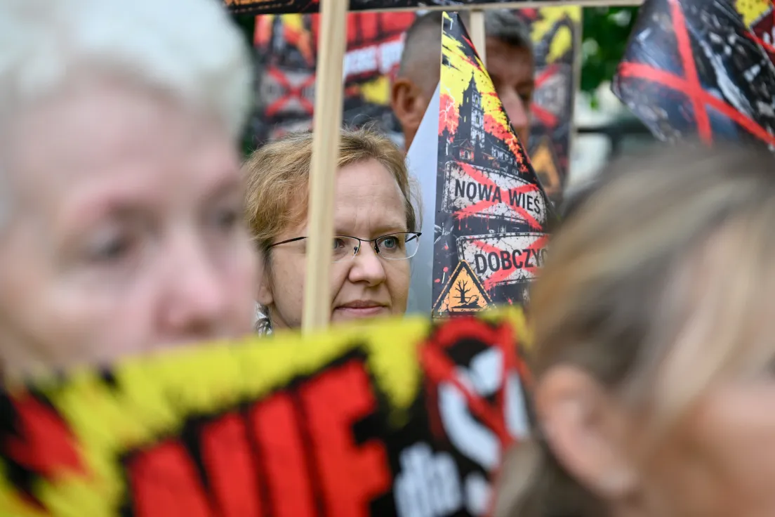 Protest mieszkańców przeciwko planowanej budowie trasy S7