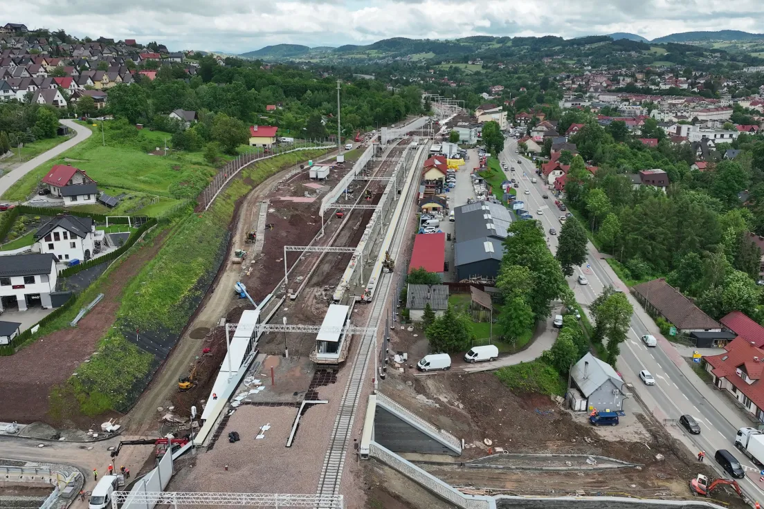 Prace torowe na stacji w Limanowej