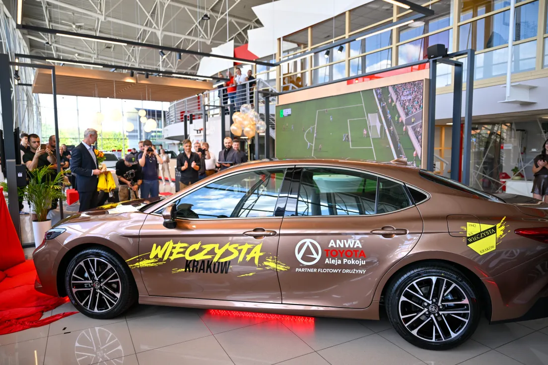 Rozpoczęcie współpracy pomiędzy klubem Wieczysta Kraków a salonem Toyota ANWA