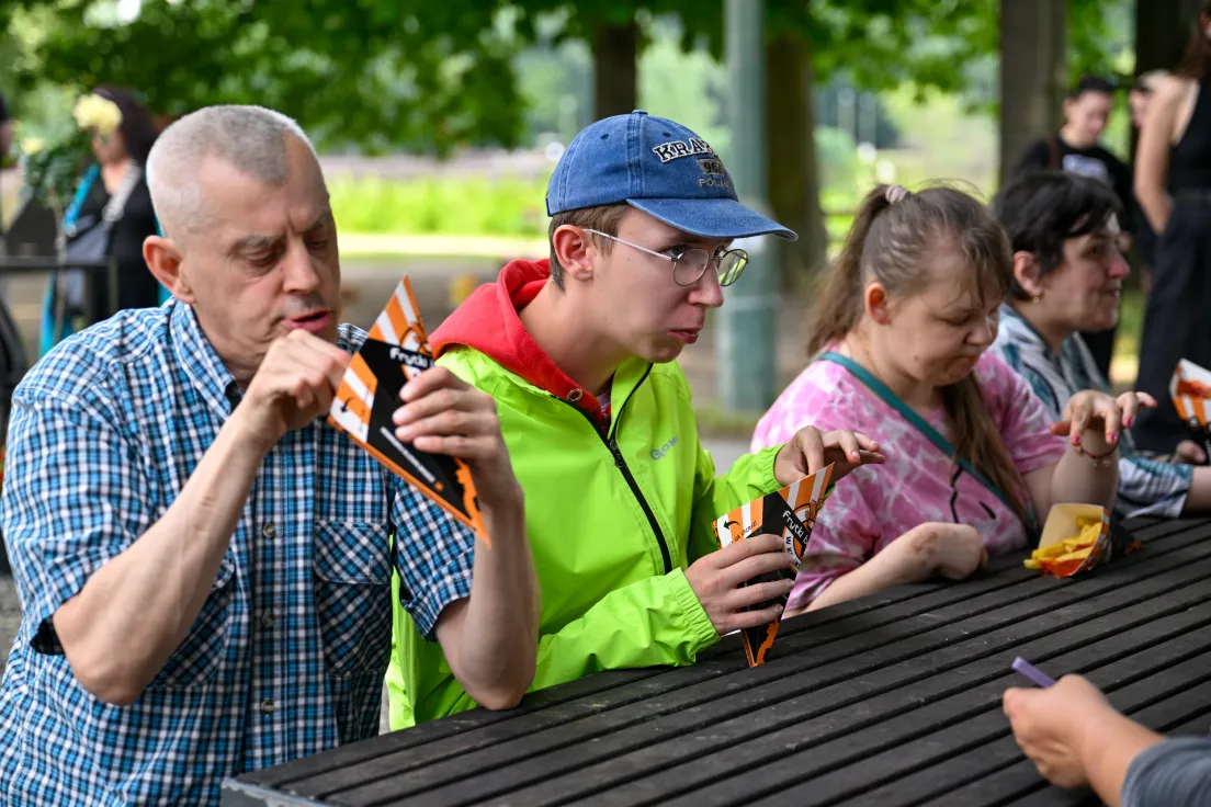 Akcja fundacji Zróbmy Sobie Kraków przy Zalewie Nowohuckim