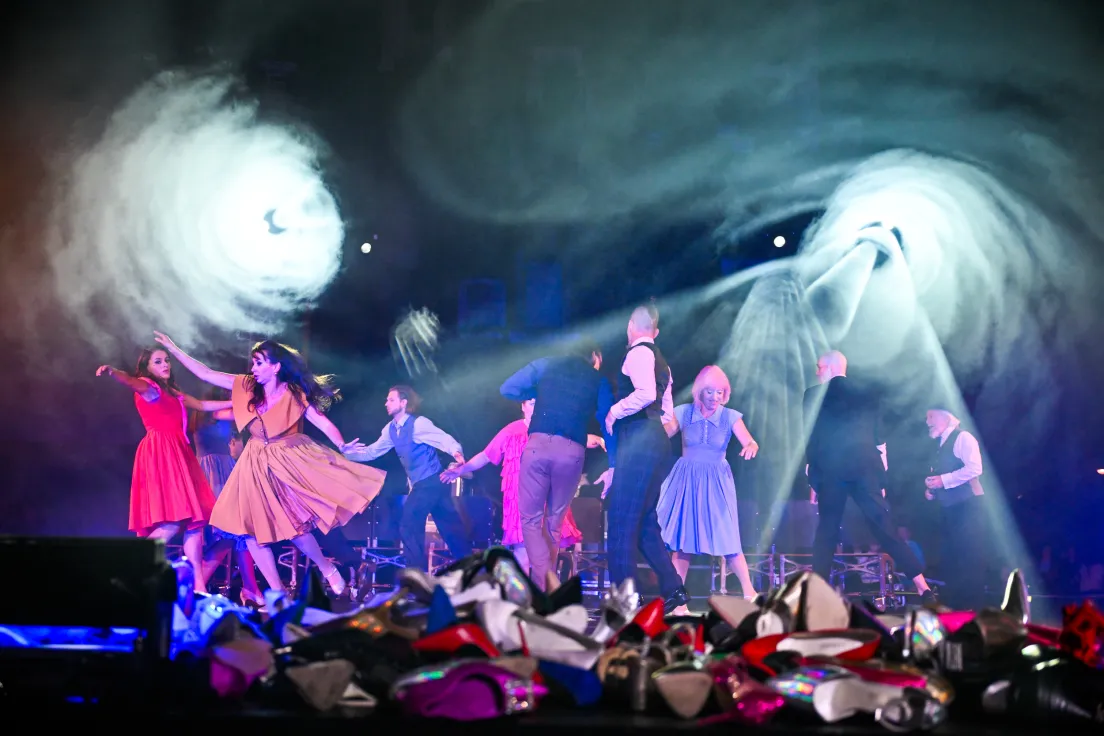 Teatry uliczne na Rynku Głównym w ramach 39. festiwalu La Strada
