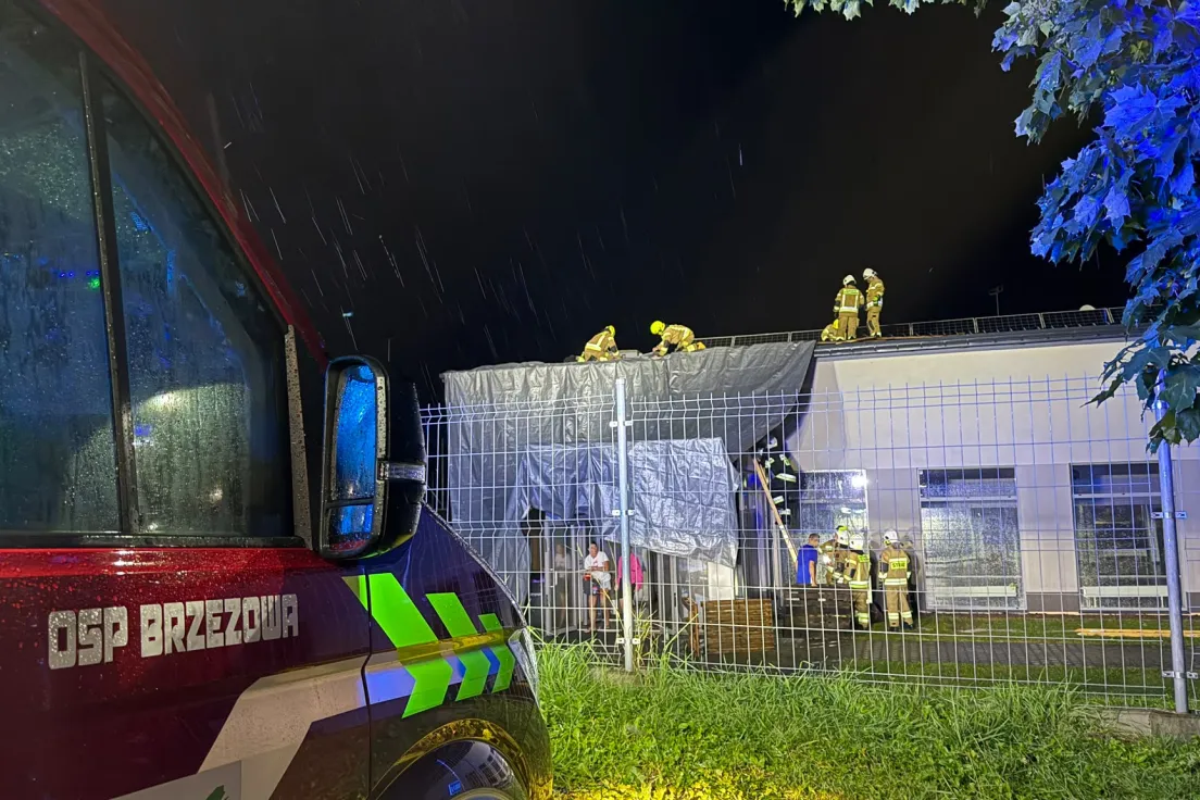 Połamane drzewa i uszkodzone dachy w powiecie myślenickim