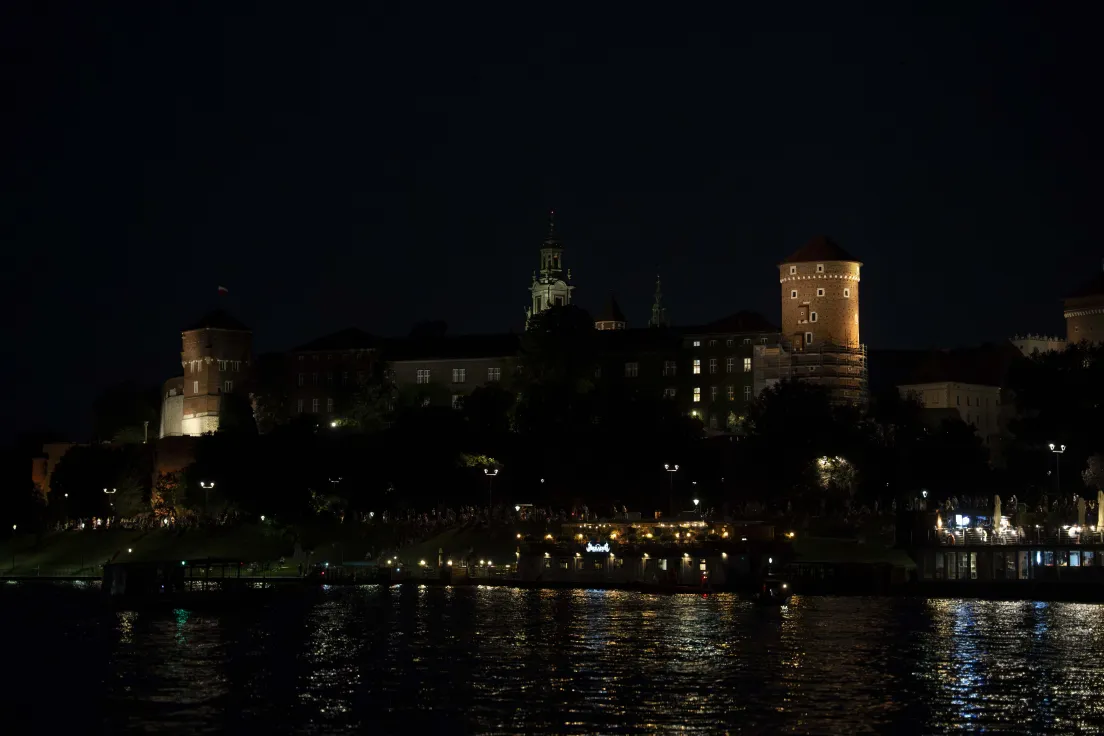 Pokaz dronów na bulwarach wiślanych
