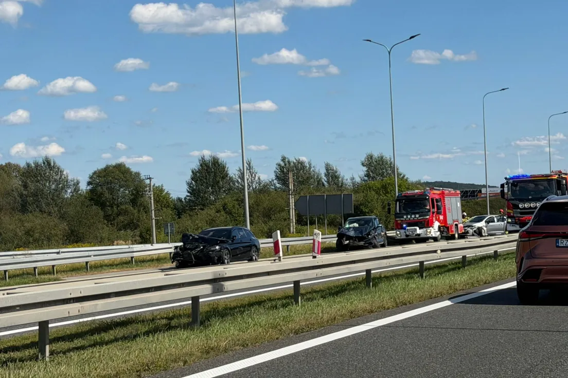Zderzenie czterech samochodów na A4