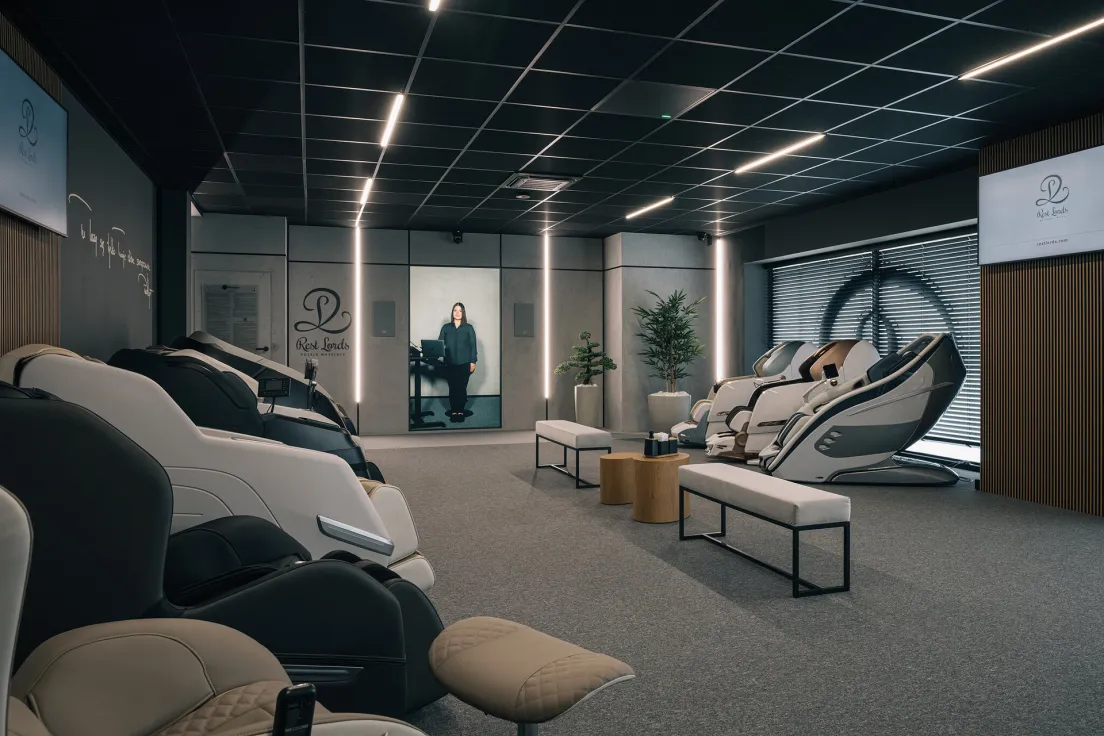 R-ShowRoom Rest Lords