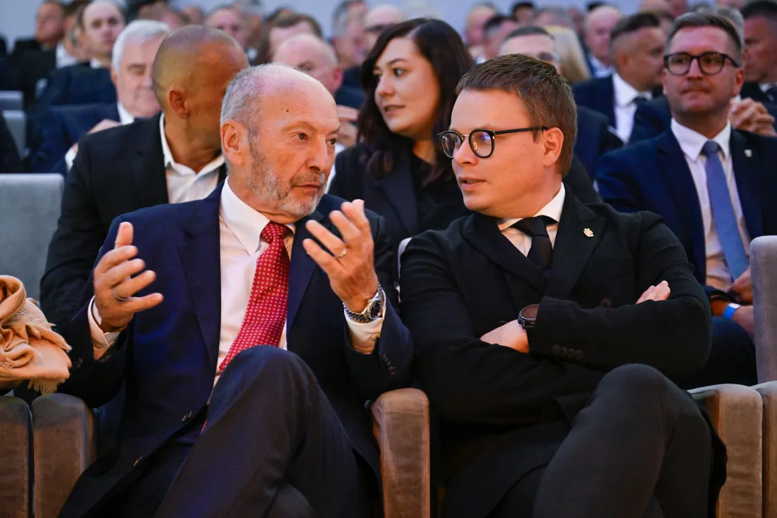 Peter Moore (z lewej) i Jarosław Królewski