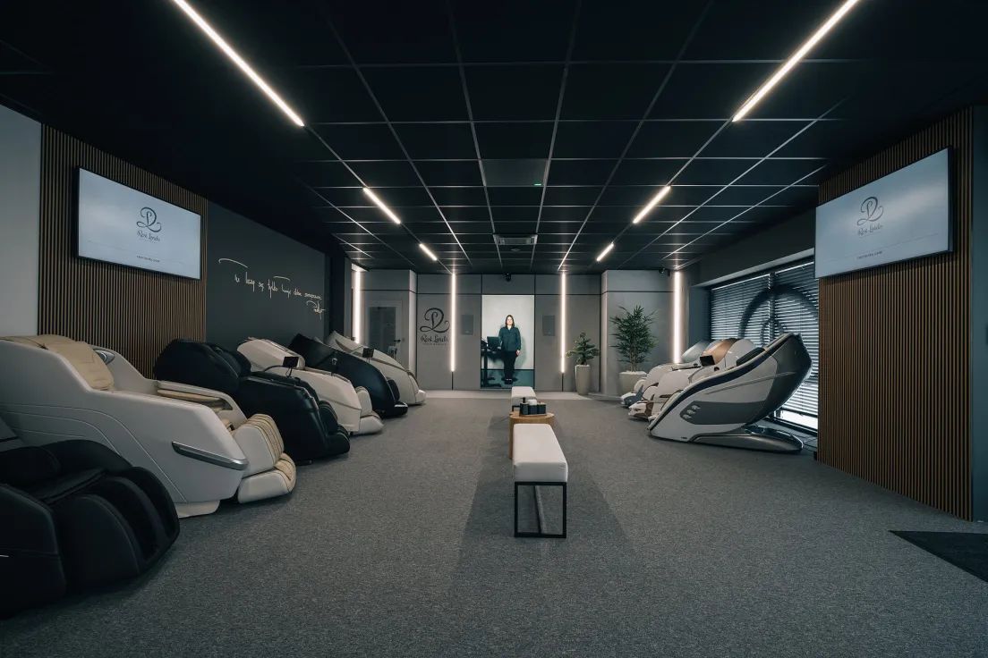 R-ShowRoom Rest Lords