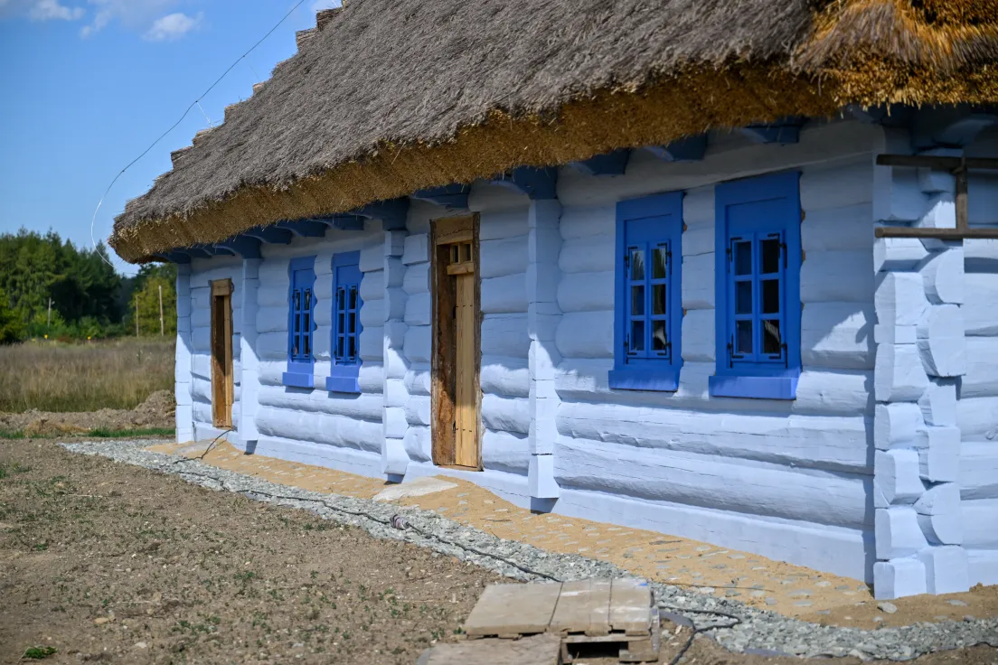 Nowe chaty w skansenie w Branicach