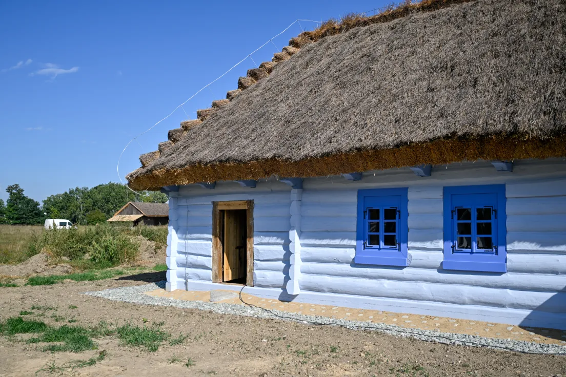 Nowe chaty w skansenie w Branicach