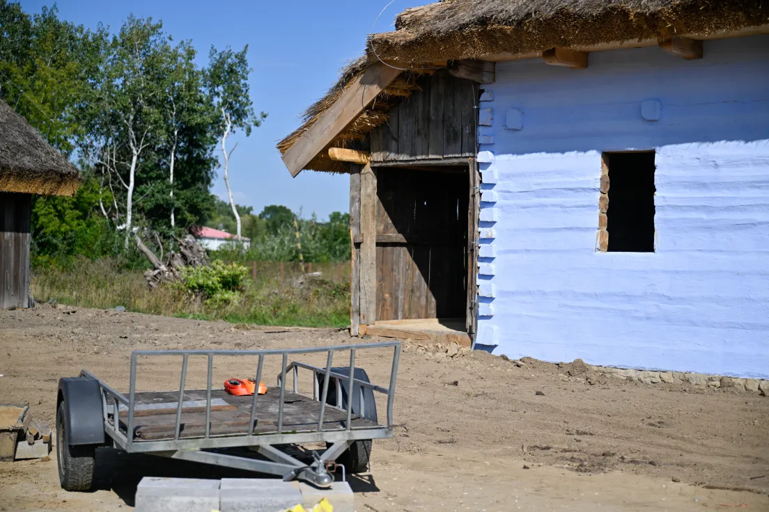 Nowe chaty w skansenie w Branicach